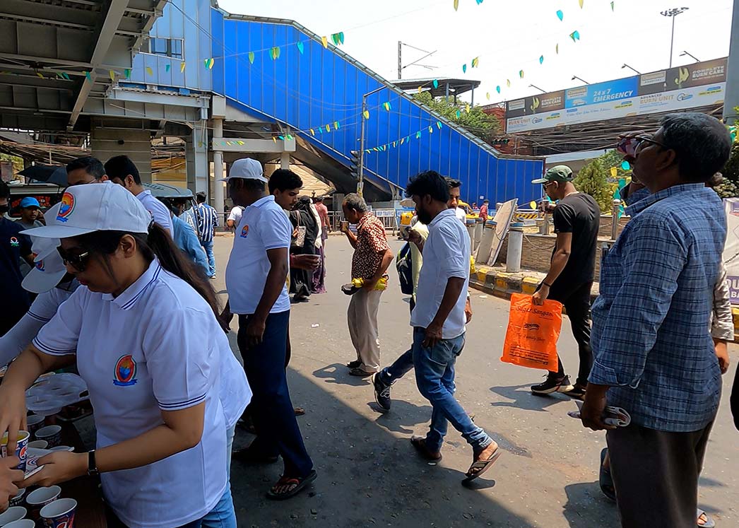 Water-Distributing-Act-of kindness