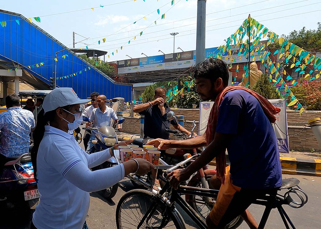Water-Distributing-Act-of kindness